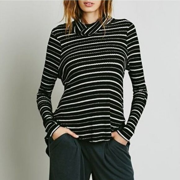 FREE PEOPLE Kristina Striped Cowl Neck Top M - Picture 9 of 9